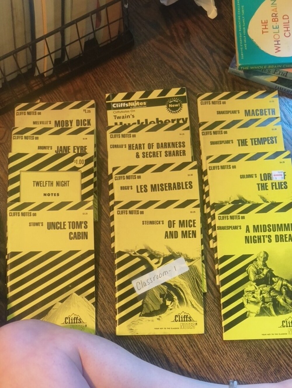 CliffsNotes Study Guides - Yellow & Black Stack - Picture 2 of 2